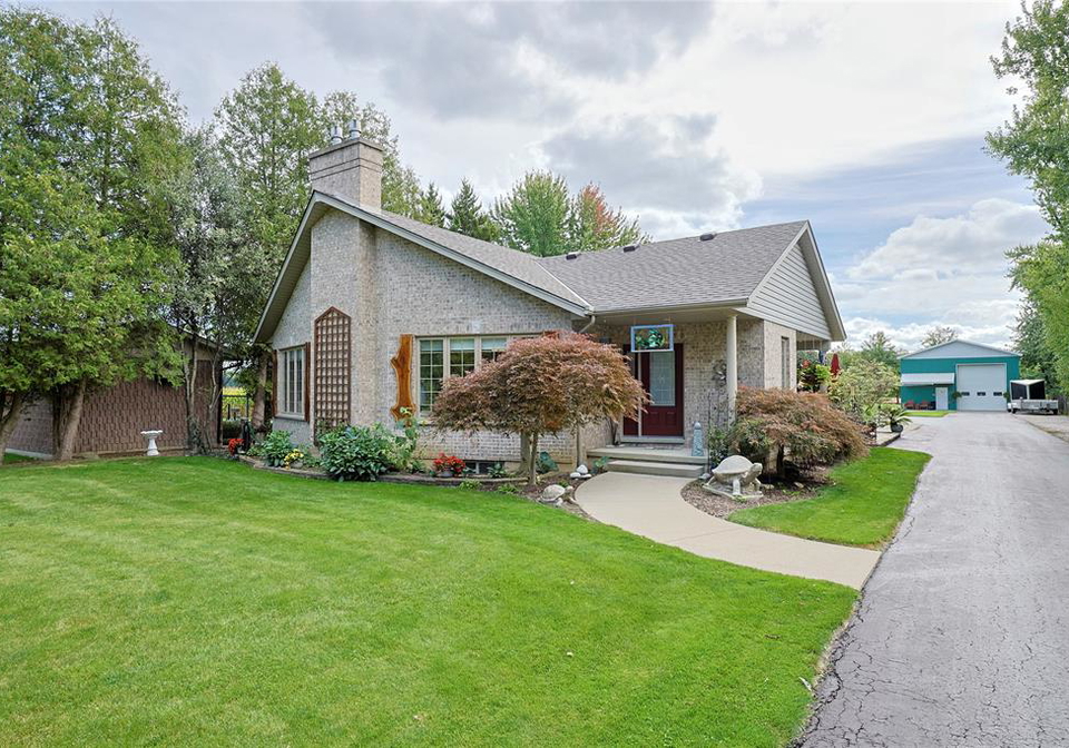 5121-lakeshore-road-plympton-wyoming-ontario-26022698