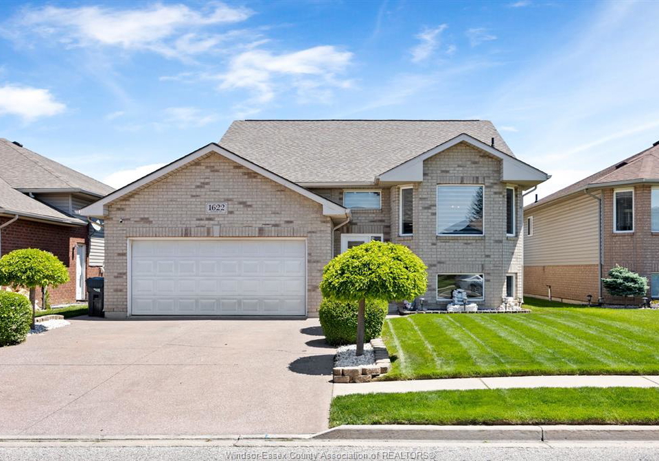 1622-clover-windsor-ontario-26022701