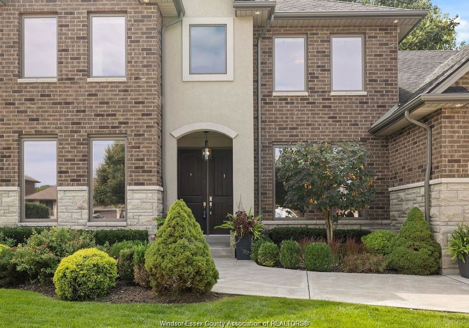 580-herdman-lasalle-ontario-26022707