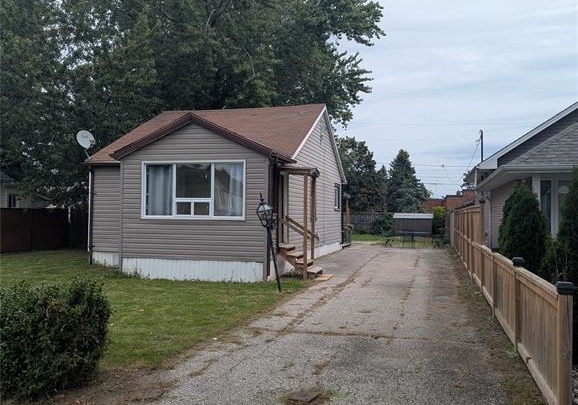 1018-ford-boulevard-windsor-ontario-26022715