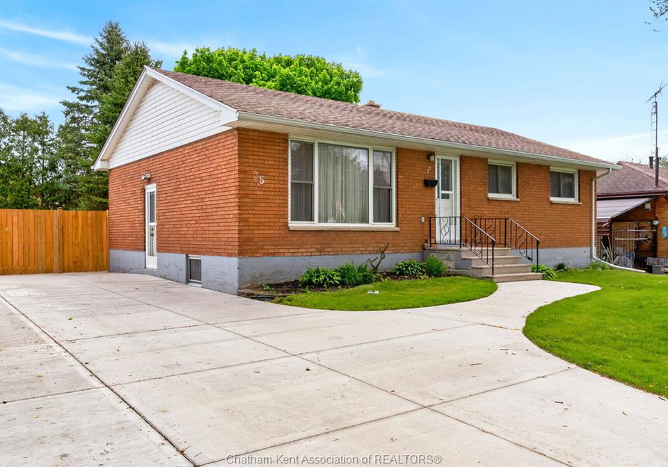 35-peter-street-chatham-ontario-26022729