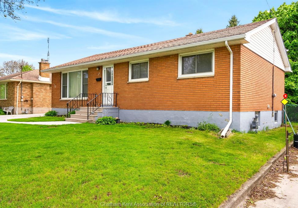 35-peter-street-chatham-ontario-26022729