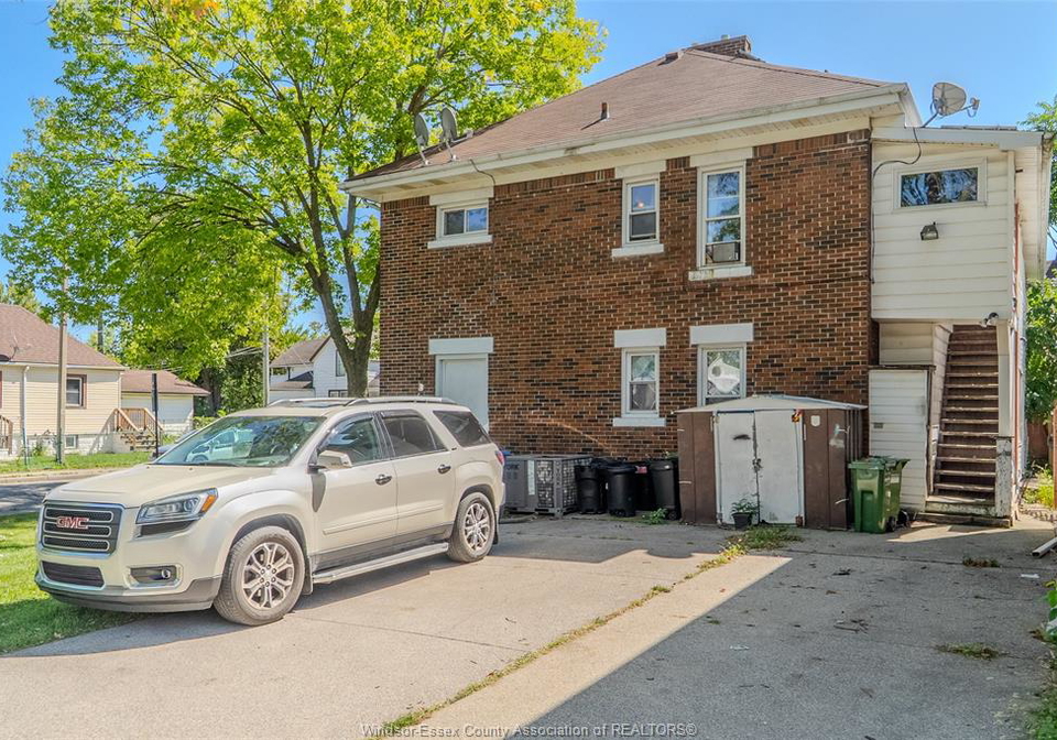 723-parent-windsor-ontario-26022730