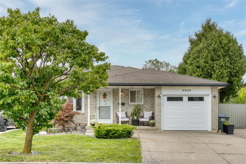 2920-robillard-crescent-windsor-ontario-26022744