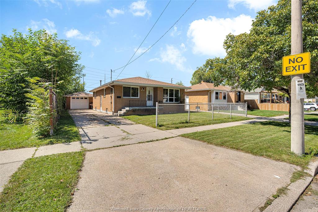 1697-factoria-road-windsor-ontario-26022751