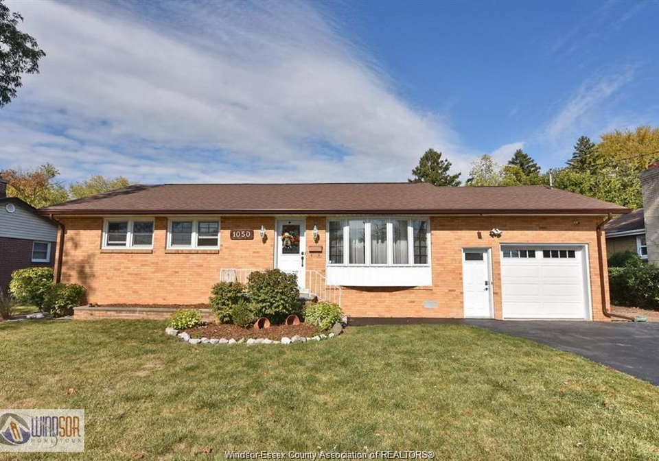 1050-scofield-windsor-ontario-26022762