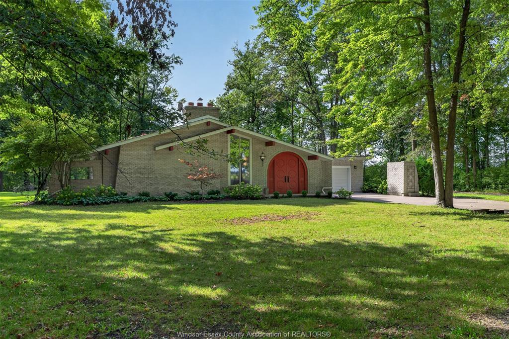 8030-county-road-15-essex-ontario-26022766