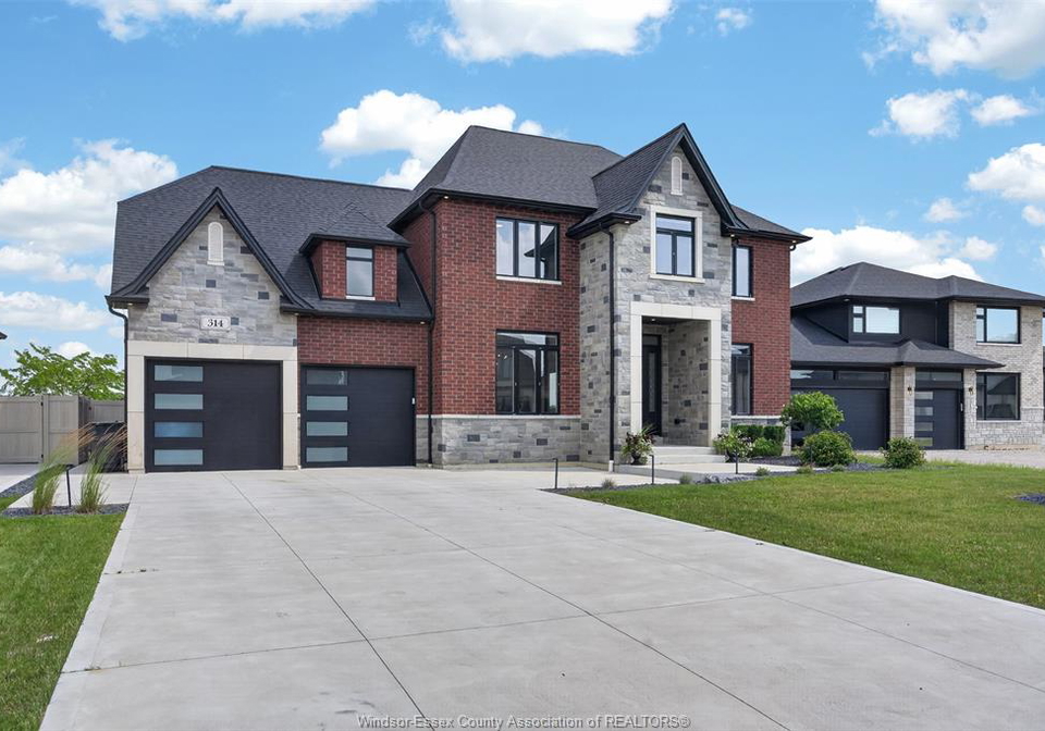 314-benson-amherstburg-ontario-26022785
