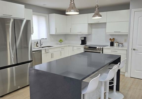 1358-colonial-crossing-lakeshore-ontario-26022789