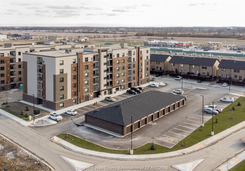 716-brownstone-tecumseh-ontario-26022791