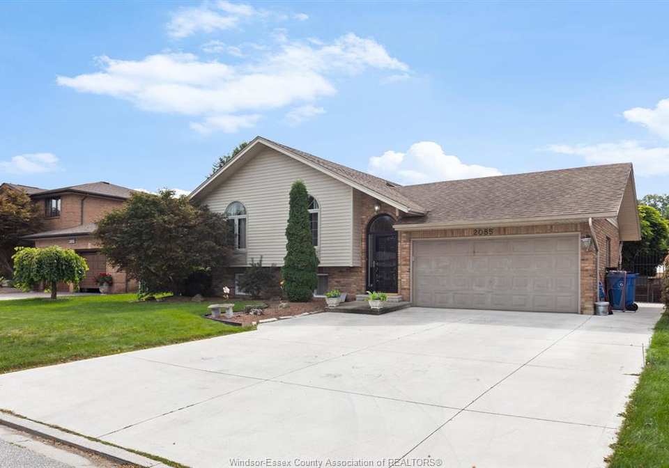 2085-edgemore-windsor-ontario-26022800