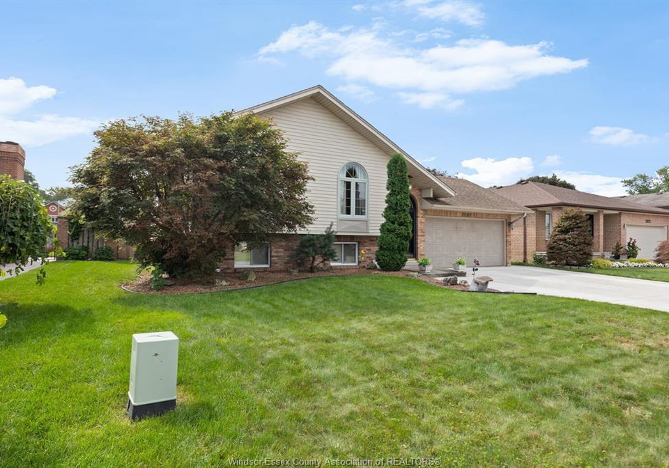 2085-edgemore-windsor-ontario-26022800