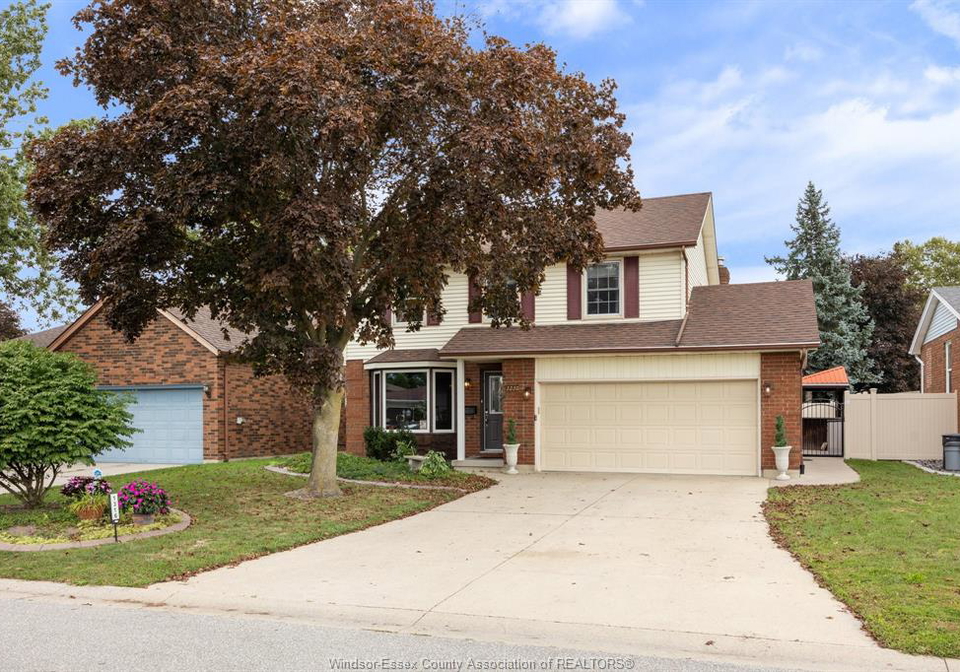 1316-carriage-lane-lasalle-ontario-26022801