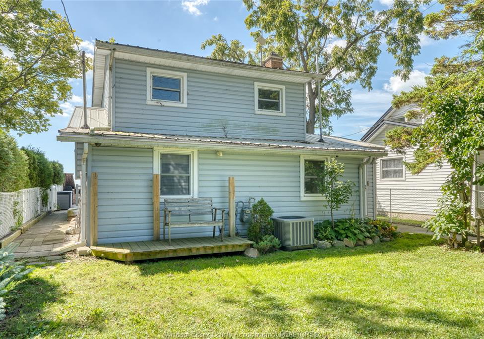 583-pigeon-beach-harrow-ontario-26022802