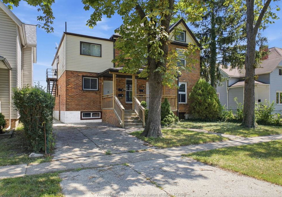 372-lincoln-road-windsor-ontario-26022817