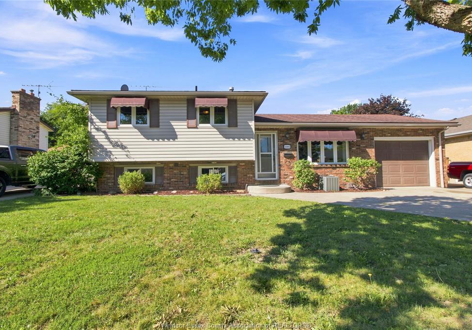 1085-watson-windsor-ontario-26022818