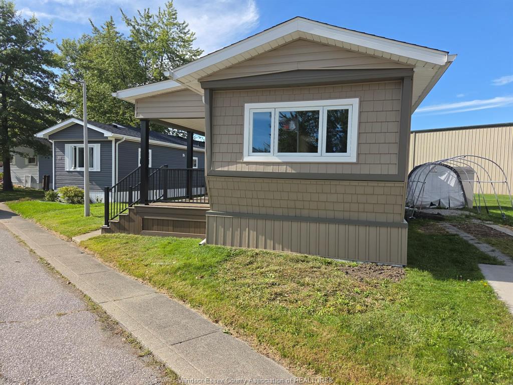 22-robin-lane-lakeshore-ontario-26022822