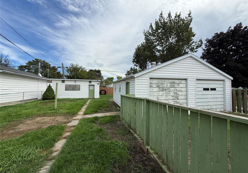 20-first-street-wallaceburg-ontario-26022841