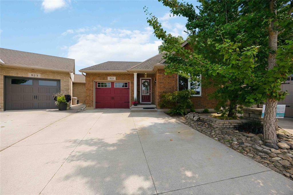 821-carriage-way-sarnia-ontario-26022857