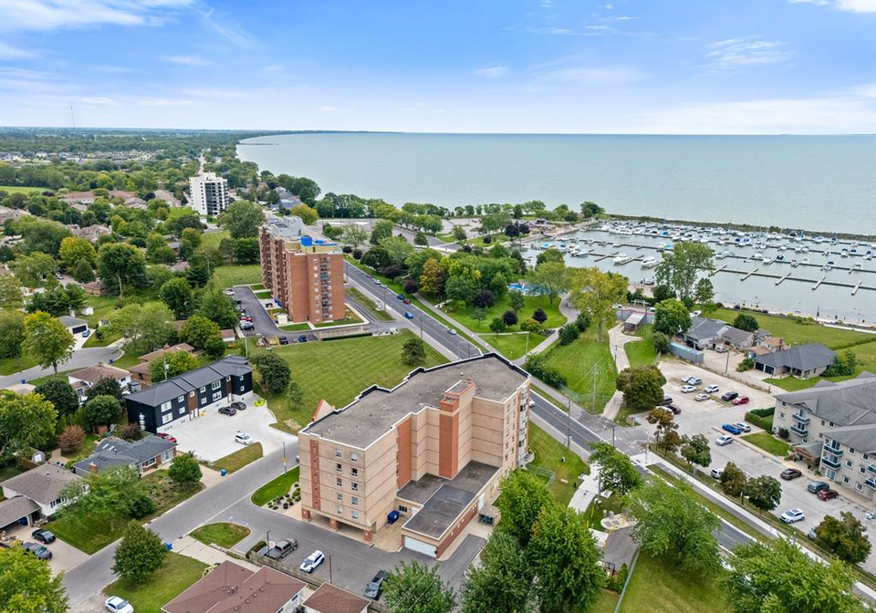 99-robson-road-leamington-ontario-26022859
