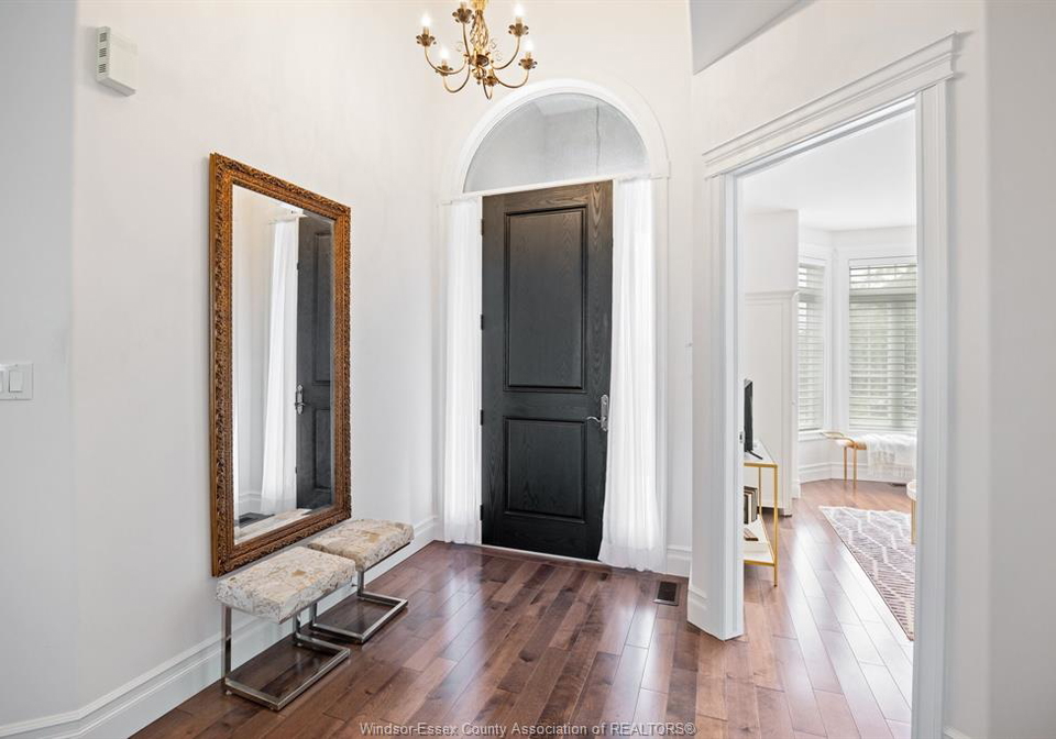 1800-cypress-avenue-windsor-ontario-26022877