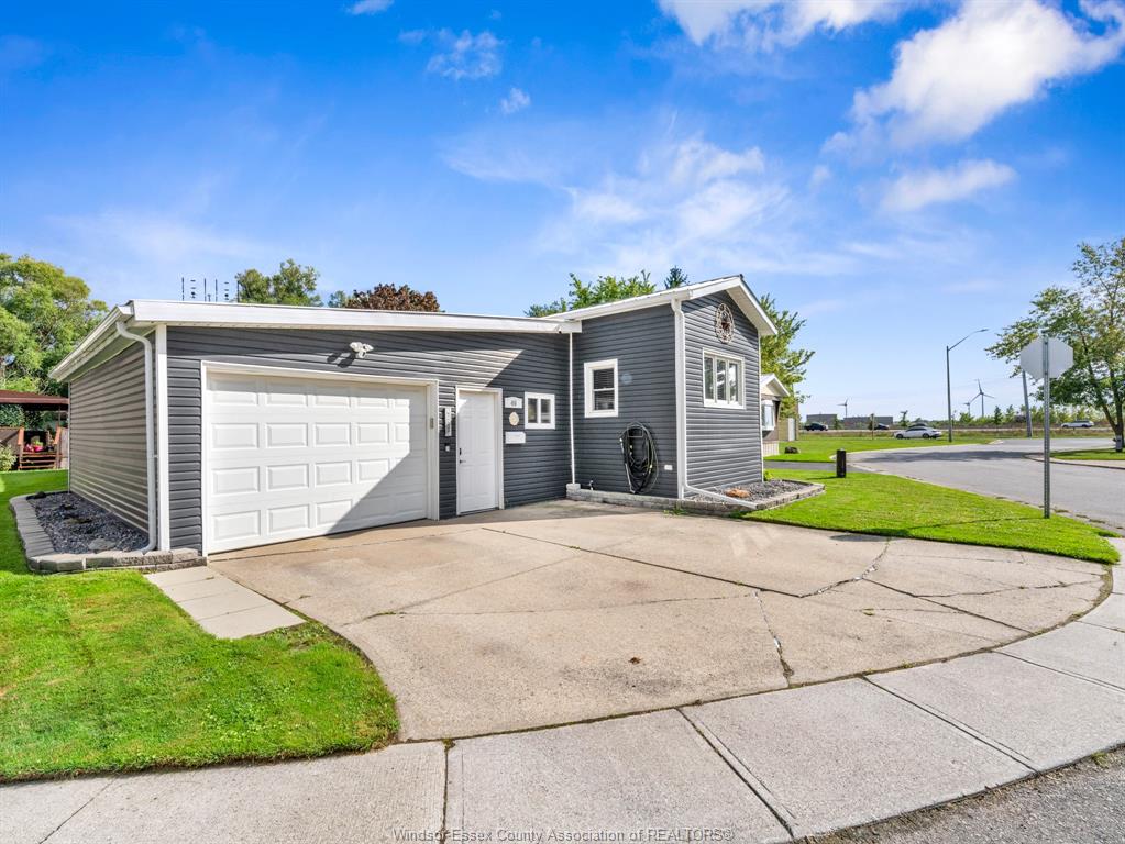 46-diane-crescent-essex-ontario-26022878