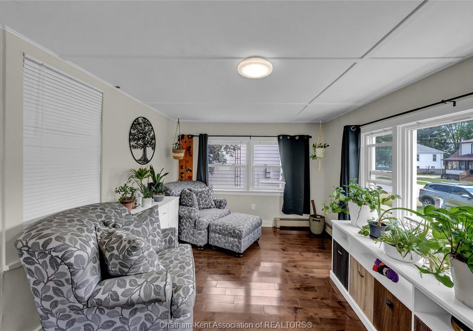 1134-elizabeth-street-wallaceburg-ontario-26022884
