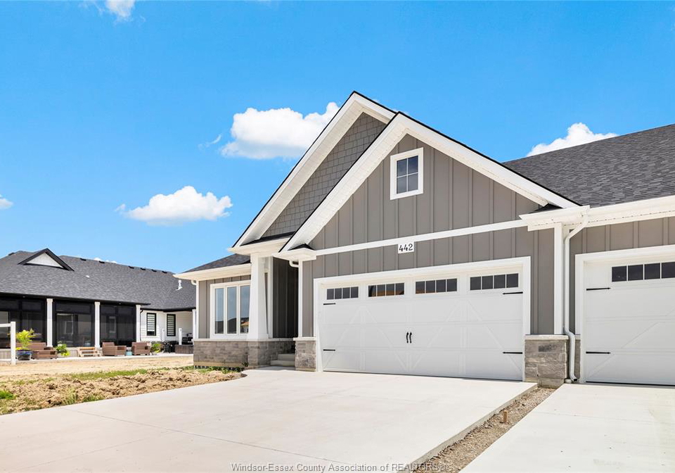 445-caserta-crescent-lakeshore-ontario-26022888