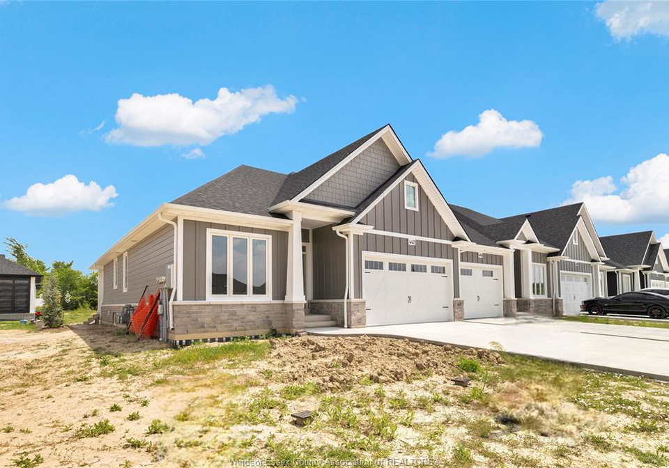 445-caserta-crescent-lakeshore-ontario-26022888