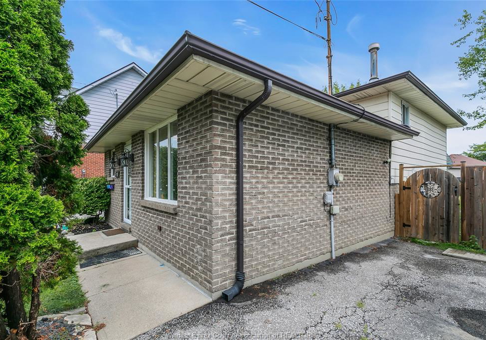 970-jarvis-avenue-windsor-ontario-26022889
