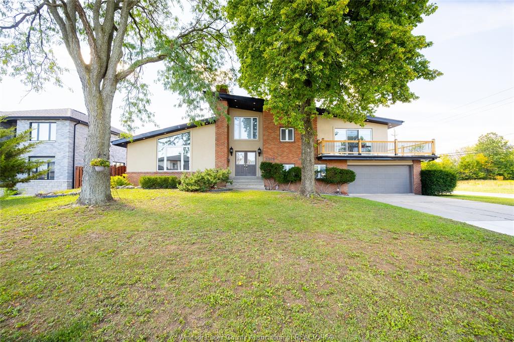 2405-roxborough-boulevard-windsor-ontario-26022913