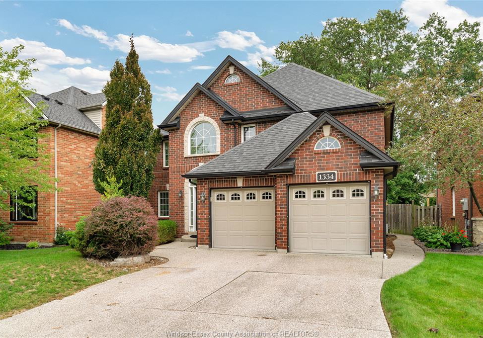 1334-lakeview-windsor-ontario-26022929