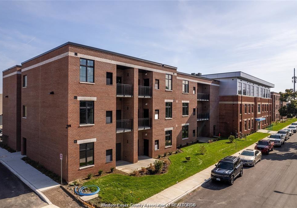 1370-argyle-windsor-ontario-26022973