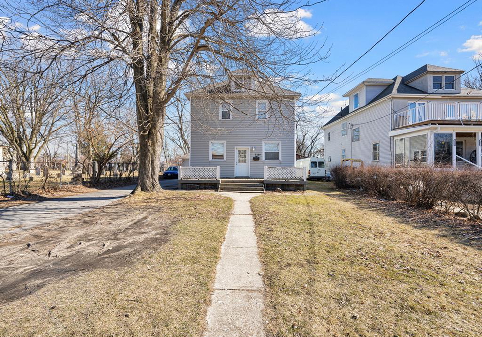 3329-sandwich-street-windsor-ontario-26022984