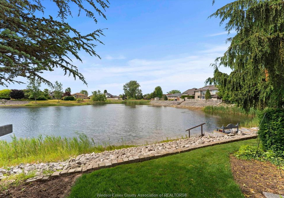 24-sandy-lake-leamington-ontario-26022993