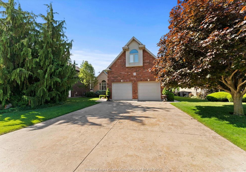 24-sandy-lake-leamington-ontario-26022993