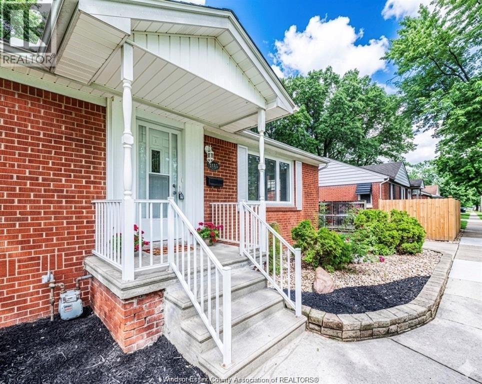3365-curry-avenue-windsor-ontario-26022999
