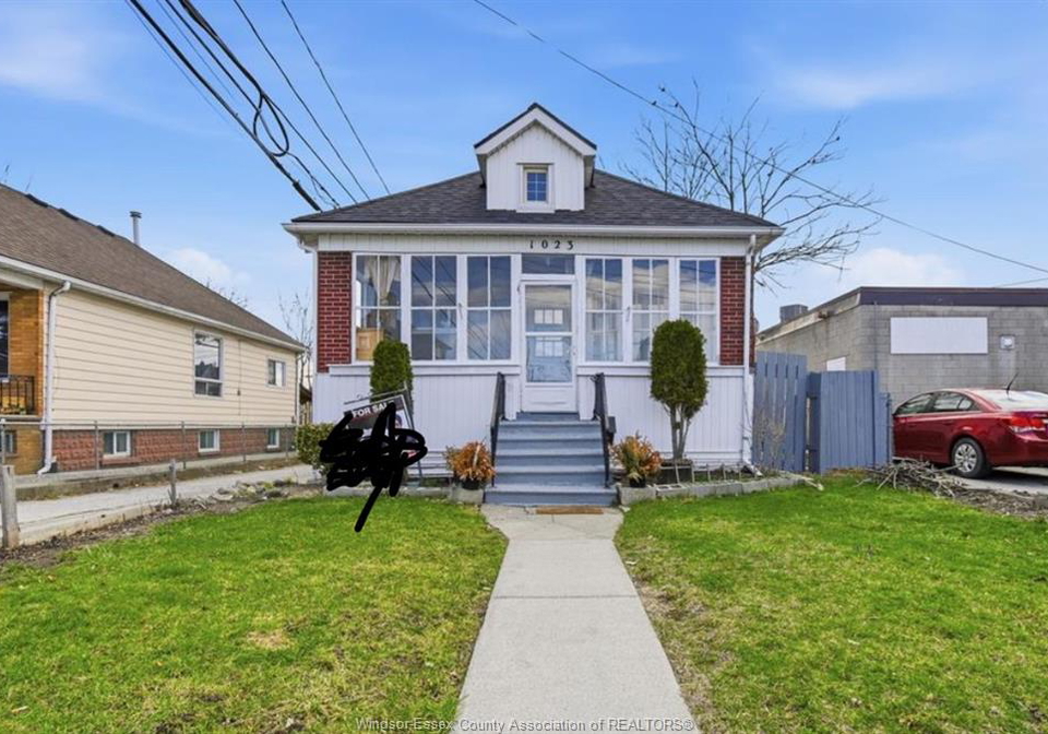 1023-hall-avenue-windsor-ontario-26023004
