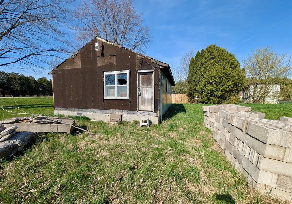 12003-base-line-road-thamesville-ontario-26023005