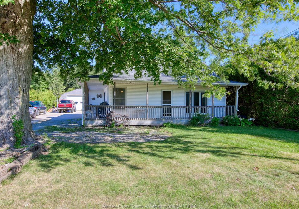 1323-mersea-road-2-leamington-ontario-26023008