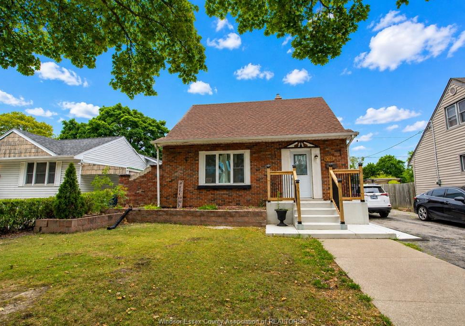 1081-rankin-avenue-windsor-ontario-26023026
