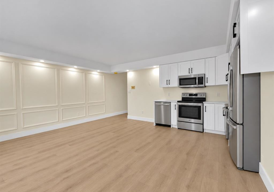 670-cameron-windsor-ontario-26023036