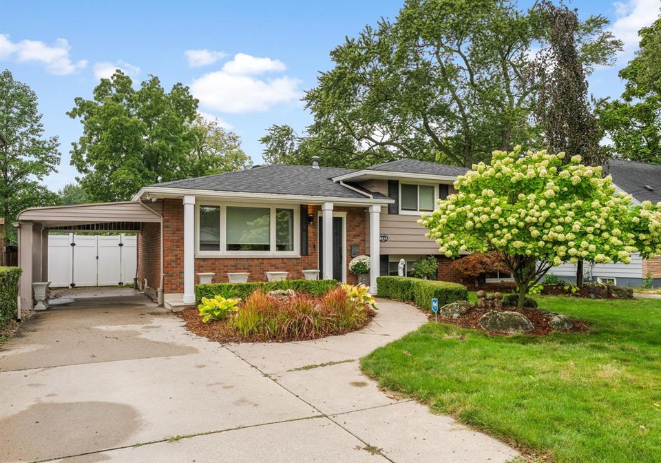 4113-roseland-drive-east-windsor-ontario-26023049