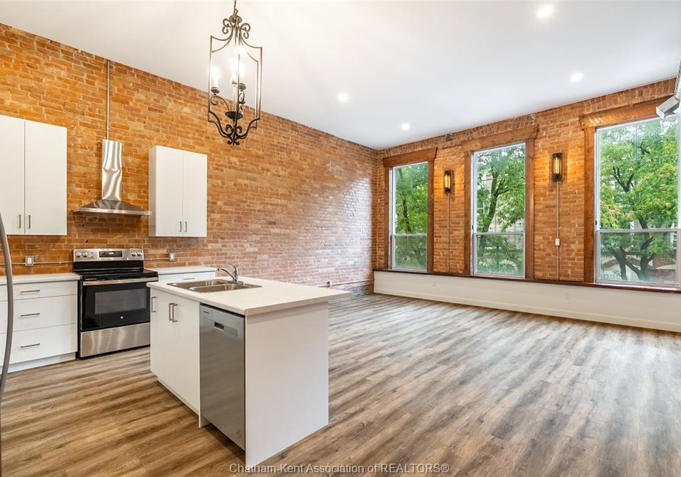 164-king-street-west-chatham-ontario-26023050