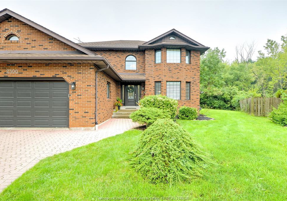 2300-santo-drive-windsor-ontario-26023057