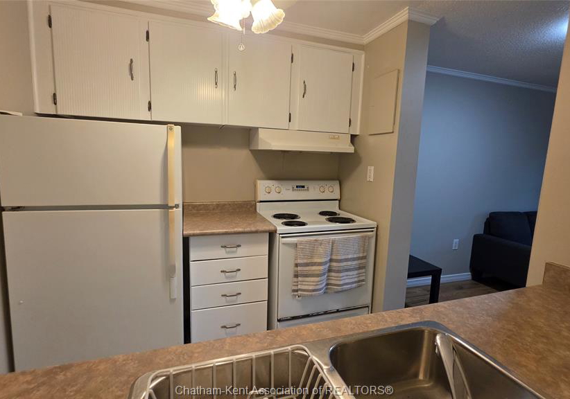 975-grand-avenue-west-chatham-ontario-26023075