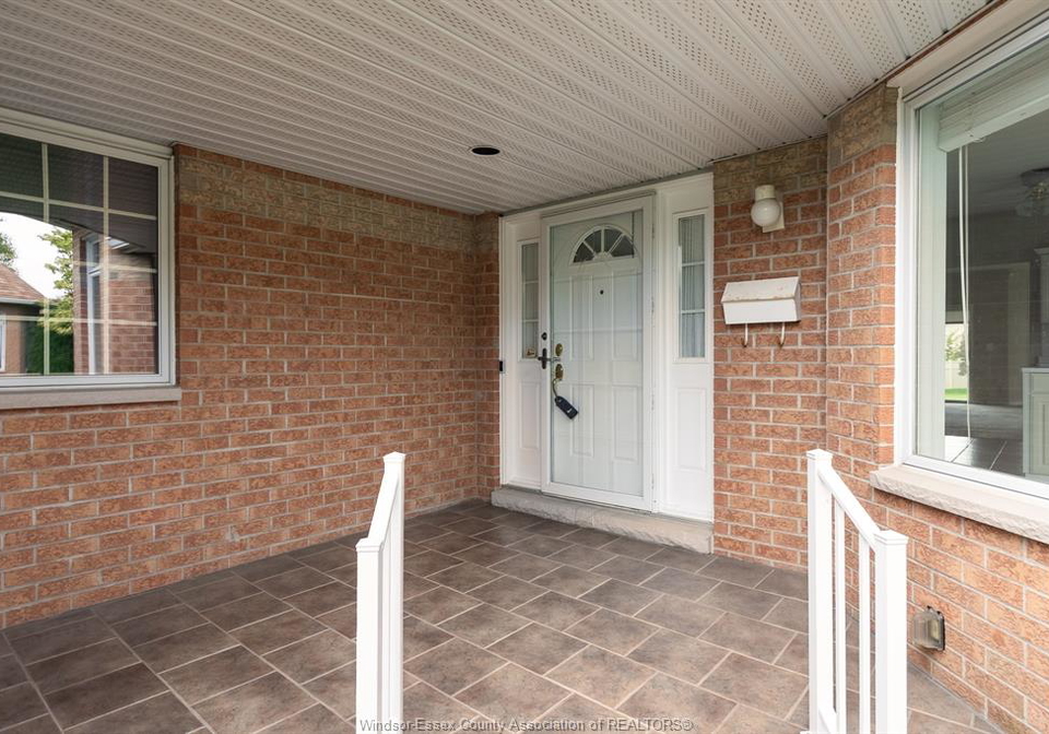 4653-dali-court-windsor-ontario-26023086