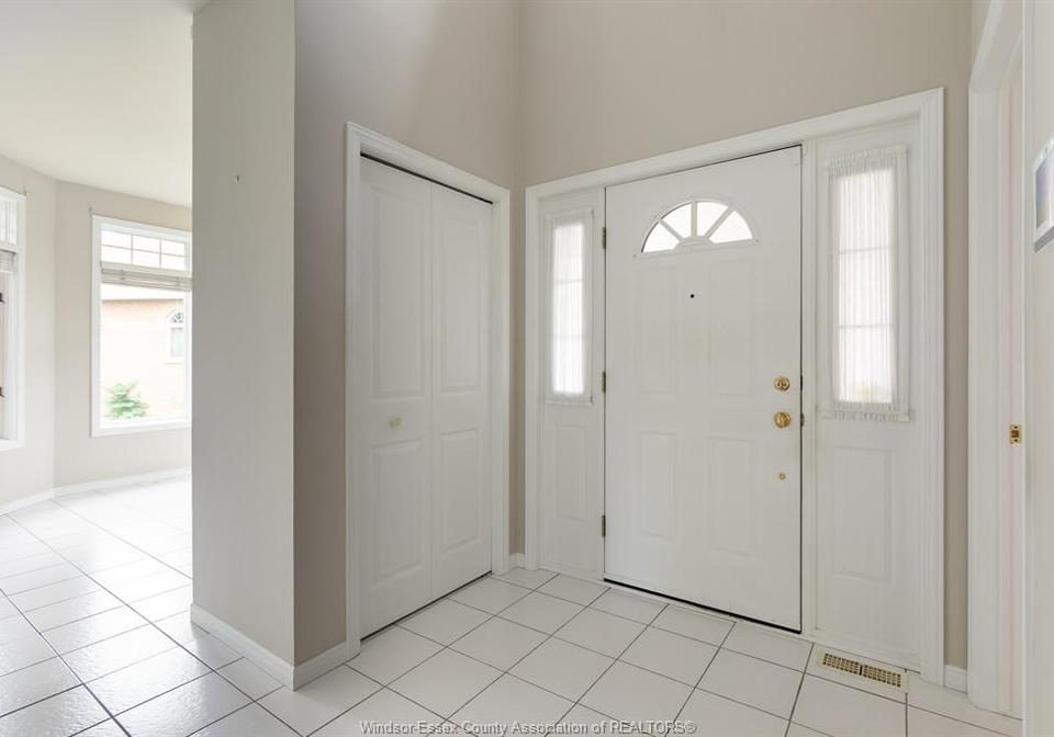 4653-dali-court-windsor-ontario-26023086
