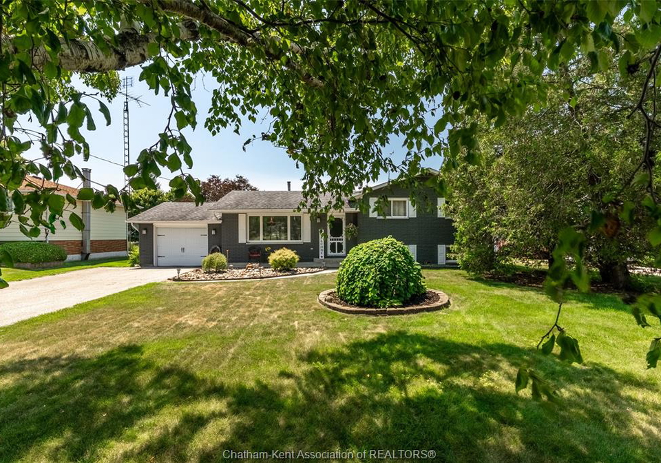 3501-egremont-road-plympton-wyoming-ontario-26023093