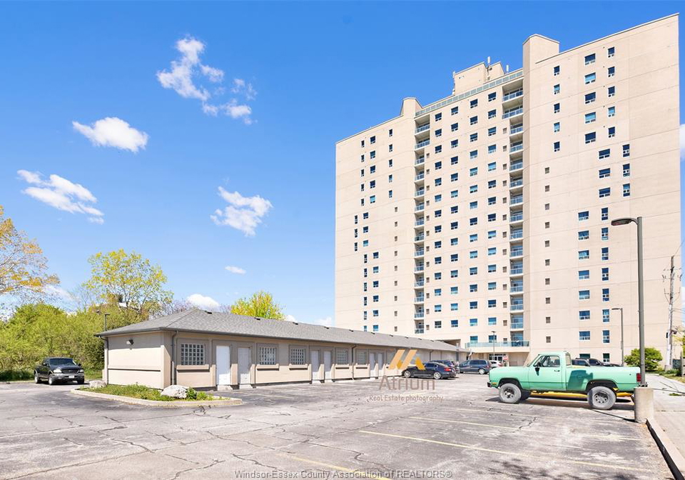 1225-riverside-drive-west-windsor-ontario-26023104
